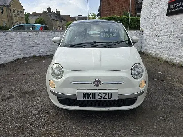 Used Fiat 500 Lounge 69 HP (50 kW) 2010 White Hatchback