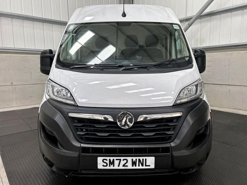 Used Vauxhall Movano 140 HP (102 kW) 2023 White