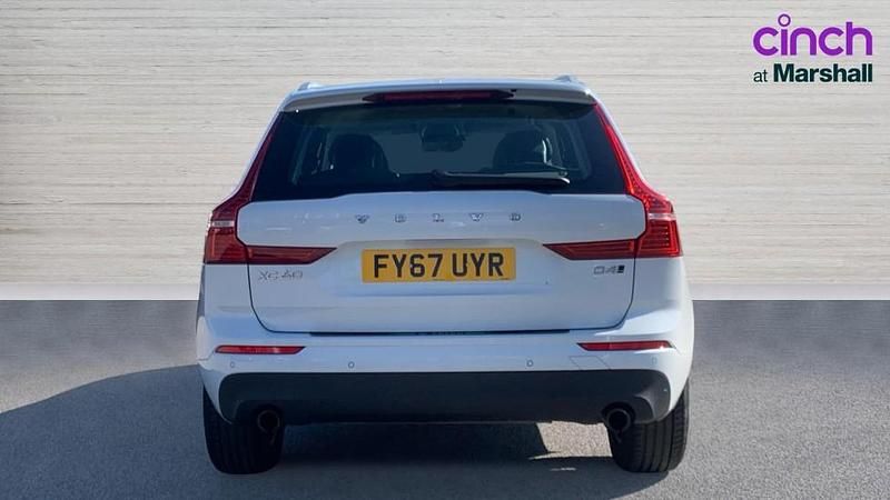 Used Volvo XC60 Momentum 190 HP (139 kW) 2017 White SUV