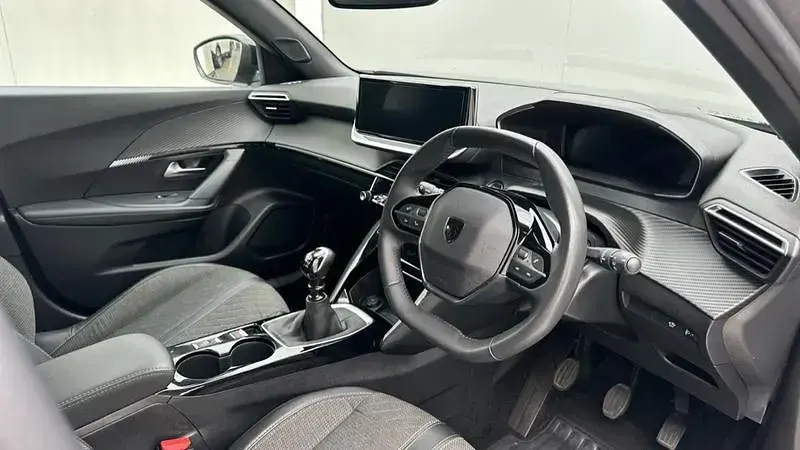 Used Peugeot 2008 Allure 100 HP (73 kW) 2025 Grey SUV