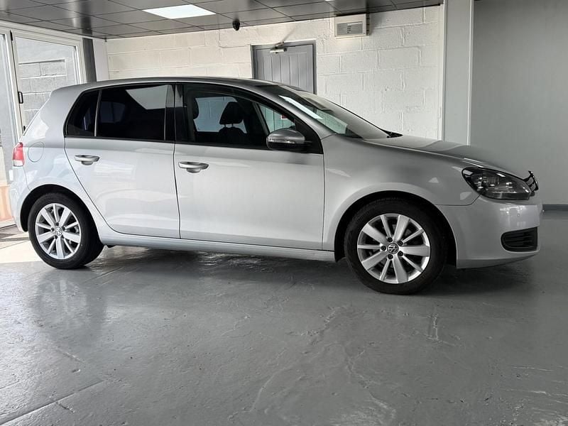Usado VW Golf VI Match 105 HP (77 kW) 2011 Prateado Citadino