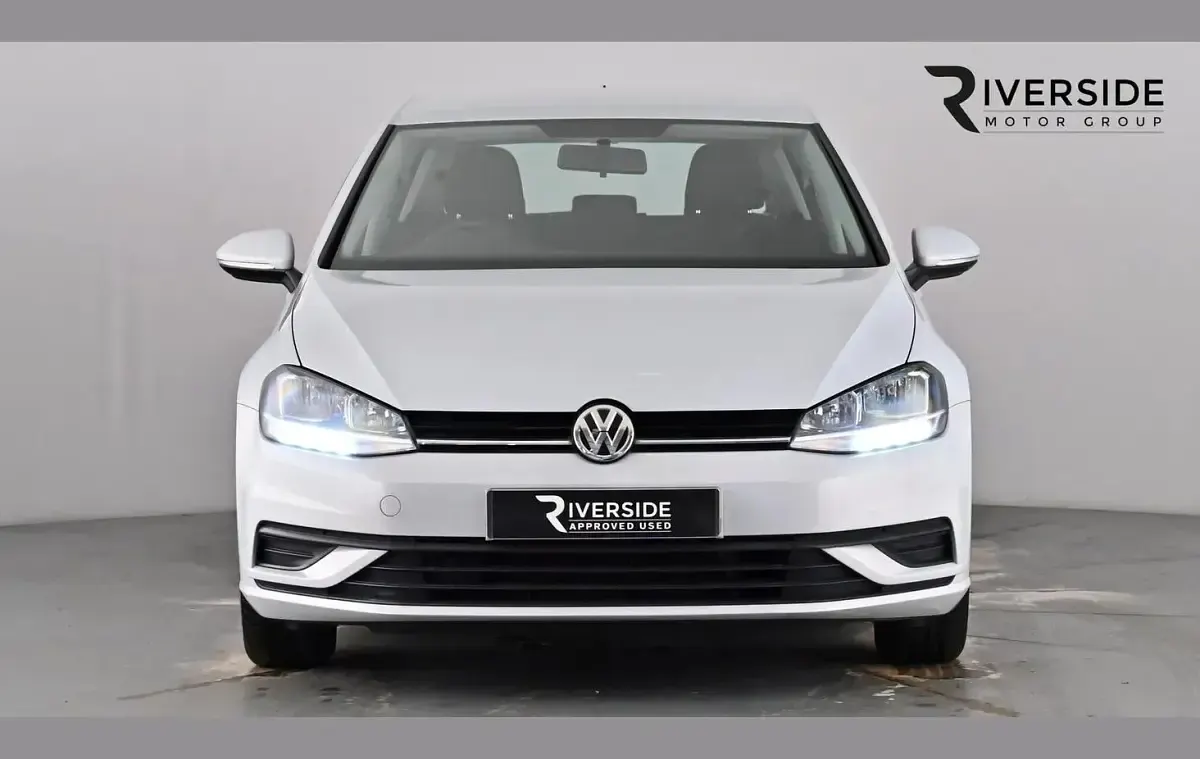 Used VW Golf VII S 123 HP (90 kW) 2018 Silver Hatchback