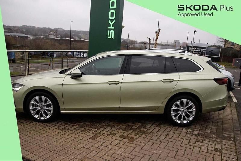 Used Skoda Superb SE L 190 HP (139 kW) 2025 Ice tea yellow metallic Estate