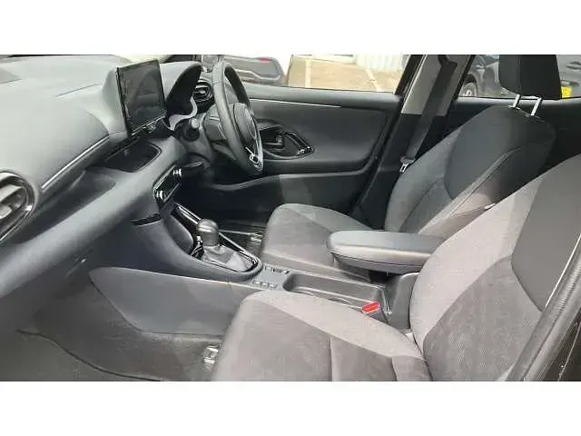 Used Toyota Yaris Hybrid Design 113 HP (83 kW) 2024 Black Hatchback
