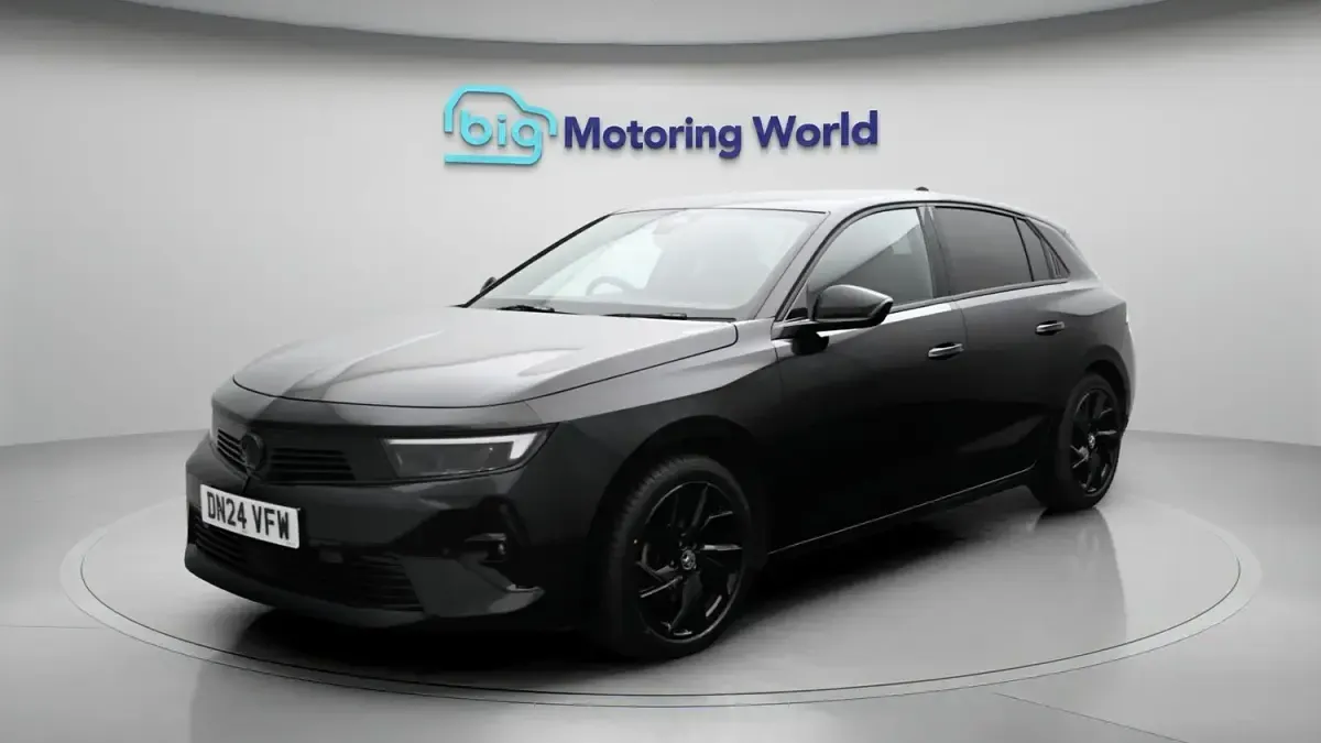 Used Vauxhall Astra S 130 HP (95 kW) 2024 Black Hatchback