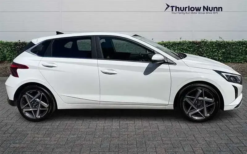 Used Hyundai i20 Premium 101 HP (74 kW) 2026 White Hatchback