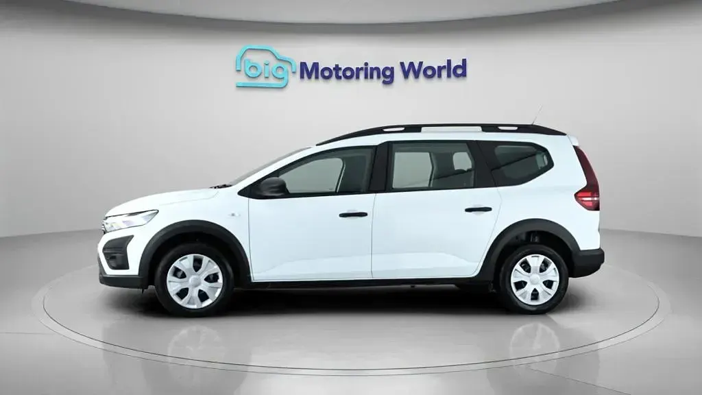 Used Dacia Jogger Essentiel 110 HP (80 kW) 2023 White MPV