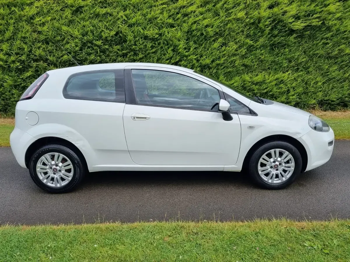 Used Fiat Punto Easy 2012 White Hatchback