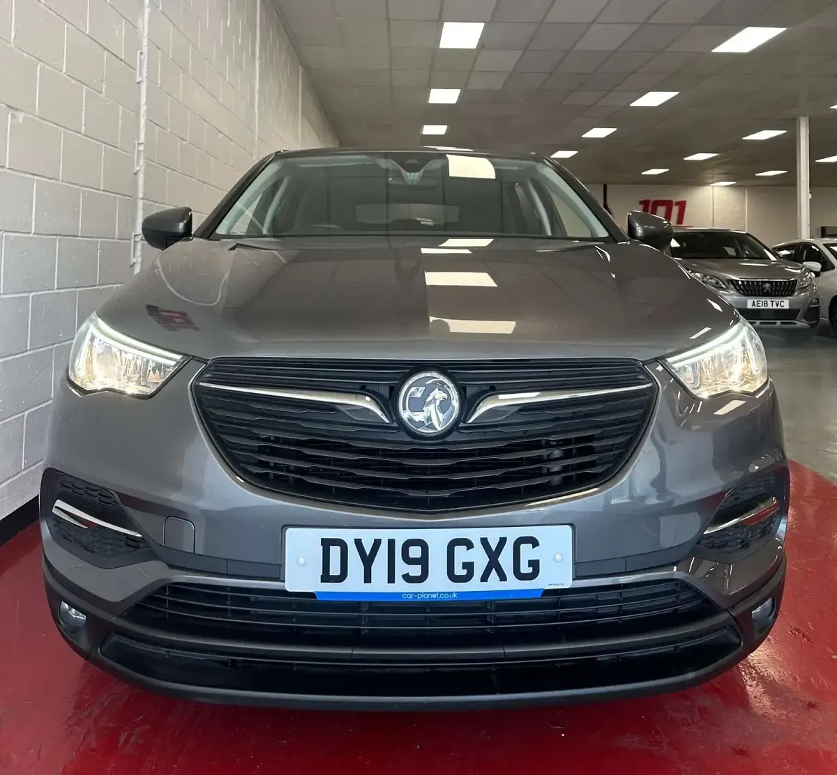Used Vauxhall Grandland X S 130 HP (95 kW) 2019 Grey SUV
