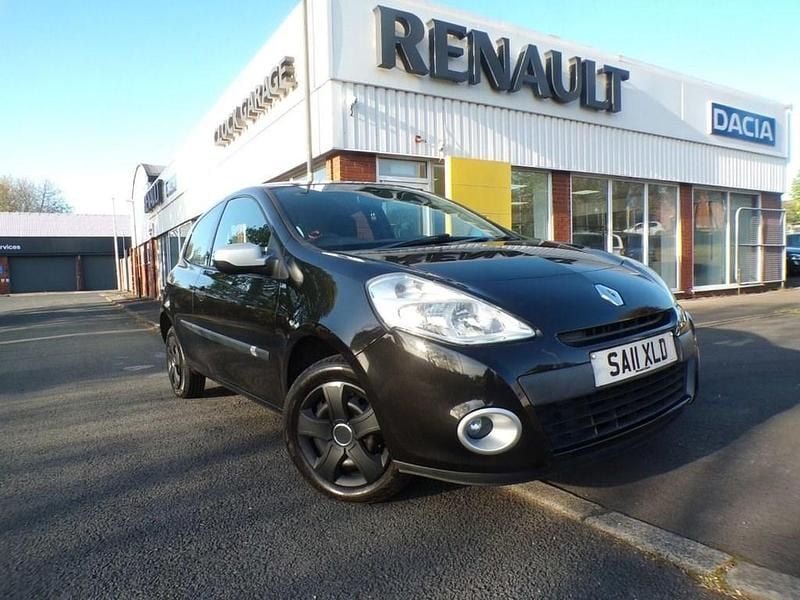 Used Renault Clio II 75 HP (55 kW) 2011 Black Hatchback