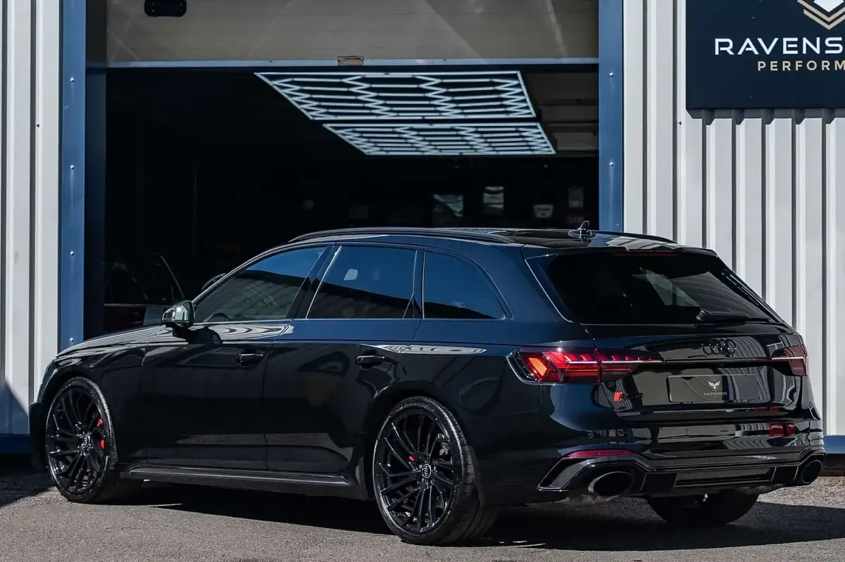 Used Audi RS4 Comfort 450 HP (330 kW) 2023 Black Estate