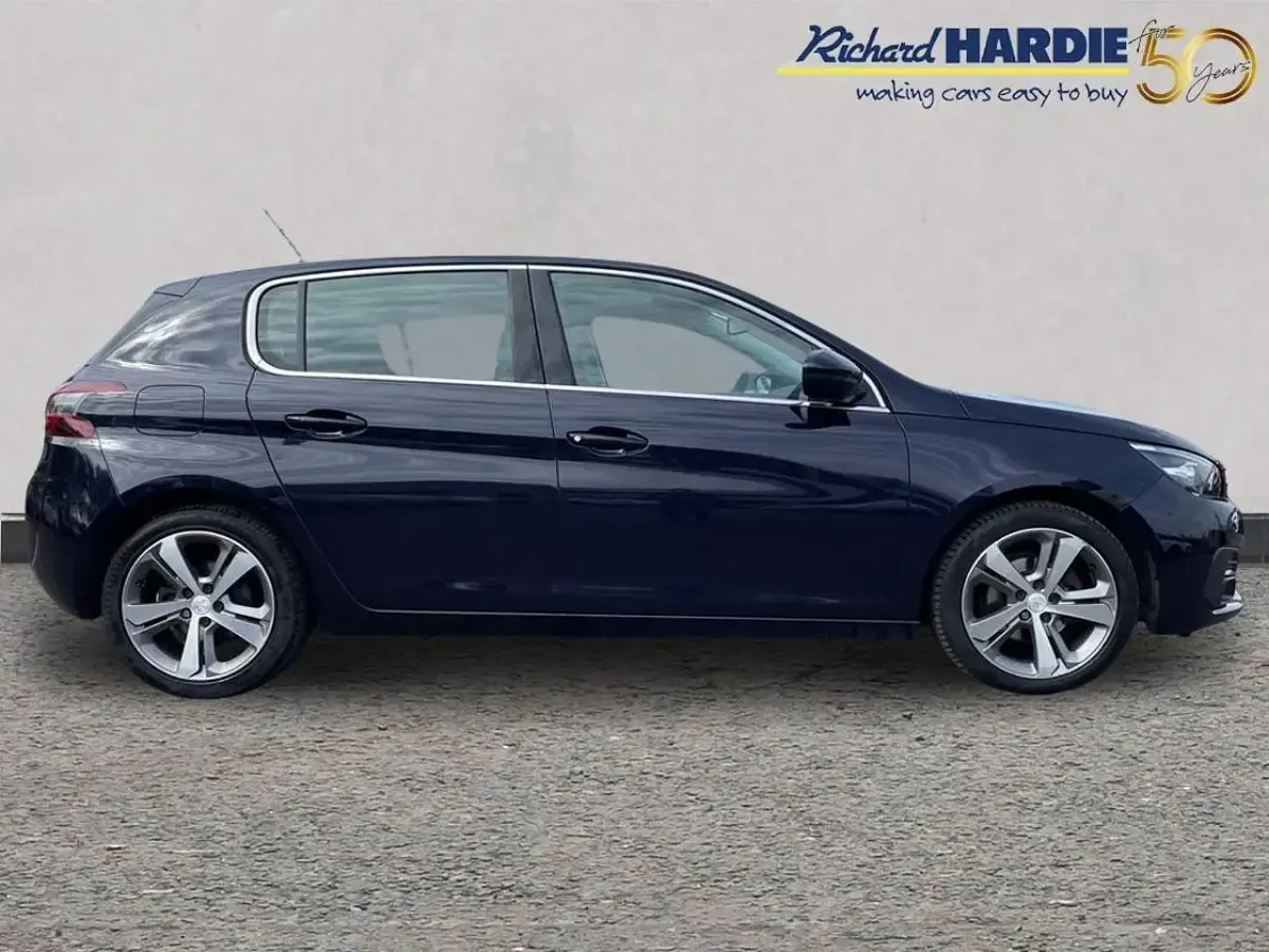 Used Peugeot 308 Allure 129 HP (94 kW) 2020 Blue Hatchback