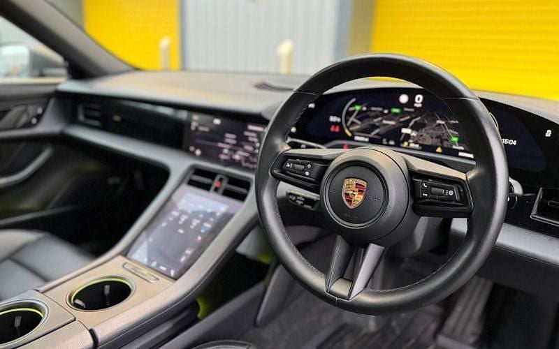 Usado Porsche Taycan 350 kW (476 HP) 2023 Sedan
