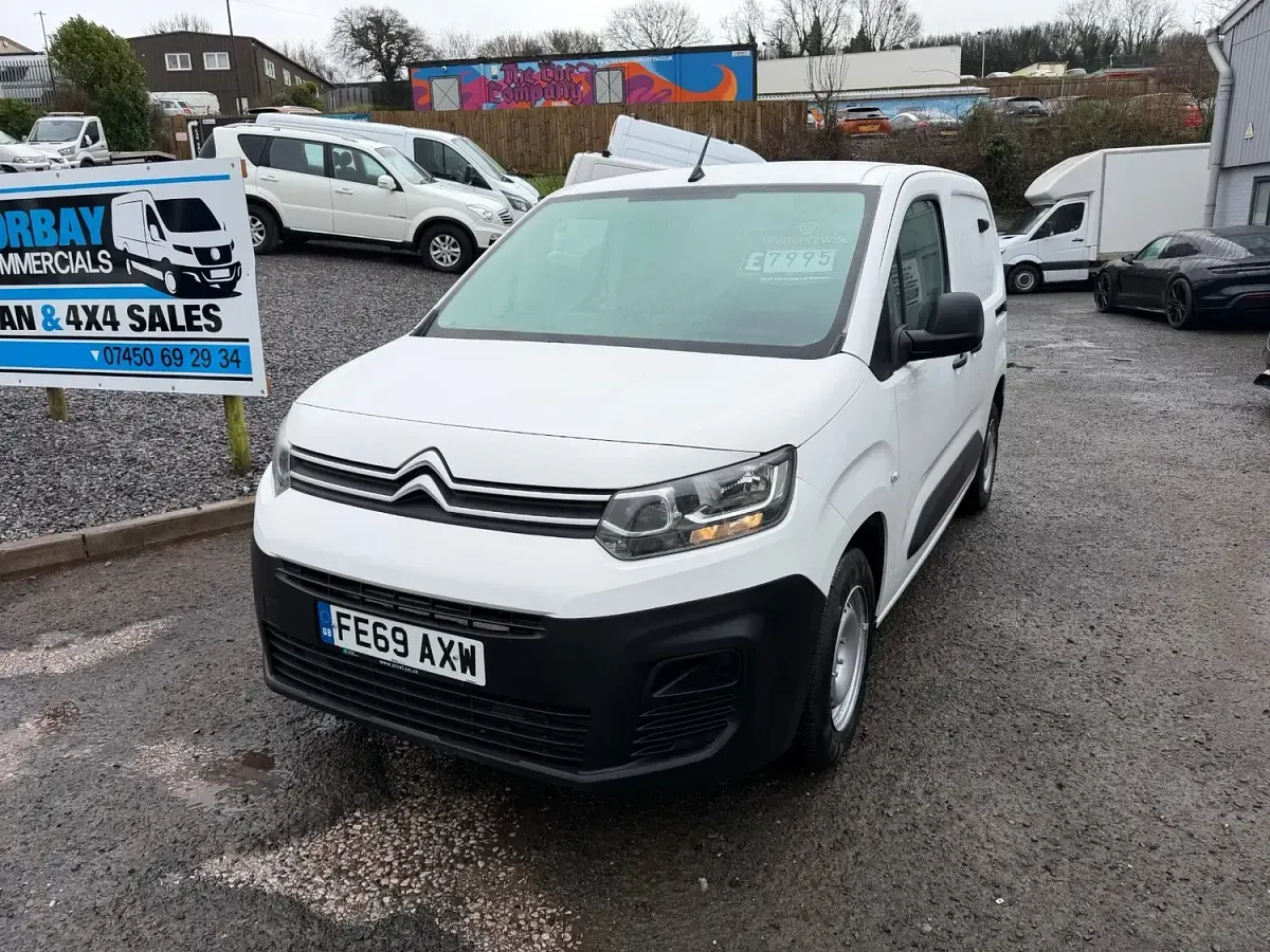 Used Citroën Berlingo 75 HP (55 kW) 2019 White MPV