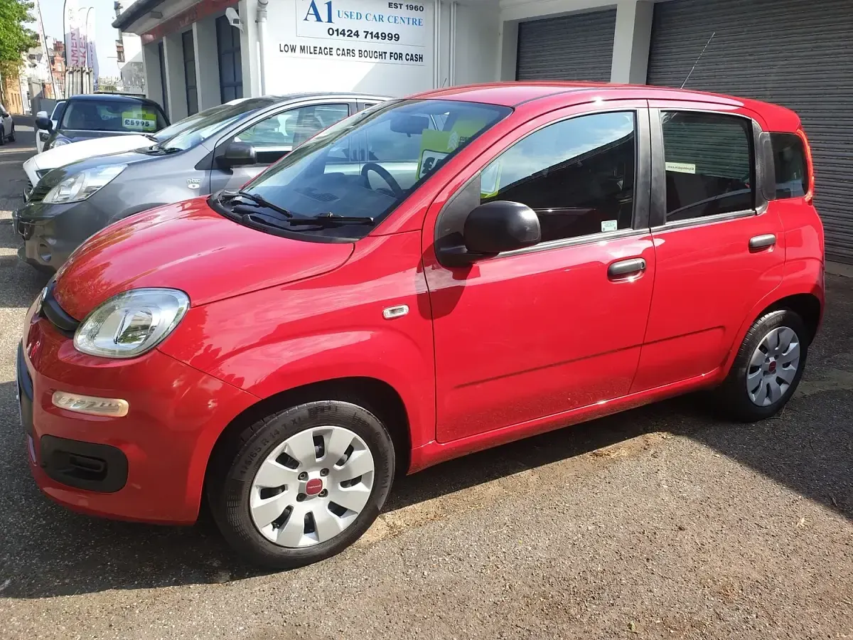Used Fiat Panda Pop 69 HP (50 kW) 2015 Red Hatchback