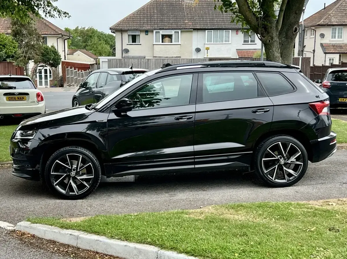 Used Skoda Karoq SportLine 150 HP (110 kW) 2019 Black SUV