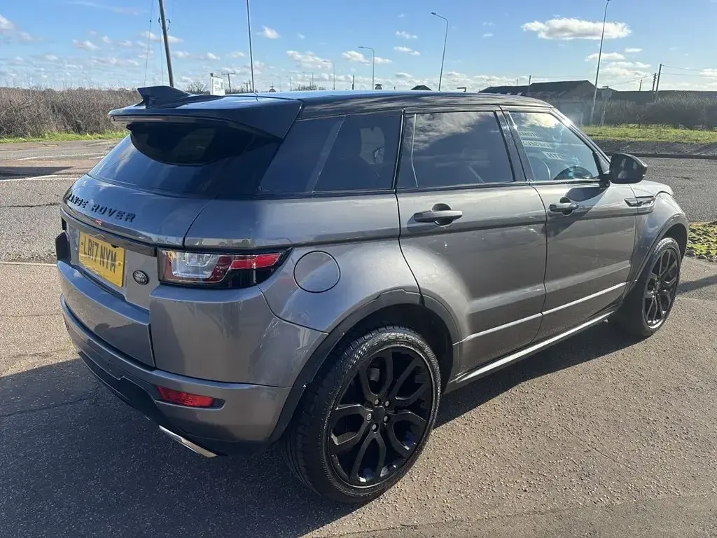 Used Land Rover Range Rover evoque HSE Dynamic 180 HP (132 kW) 2017 Grey SUV
