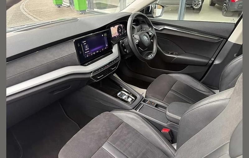 Used Skoda Octavia SE L 147 HP (108 kW) 2023 Black magic pearl effect Hatchback