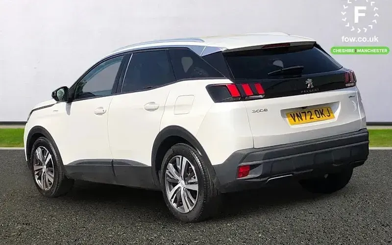 Used Peugeot 3008 Active+ 300 HP (220 kW) 2022 White SUV
