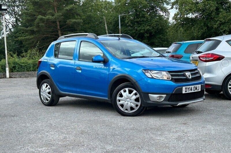 Blue Used 2014 Dacia Sandero Lauréate Hatchback | £2,995 (Fair price) - Image 1/1