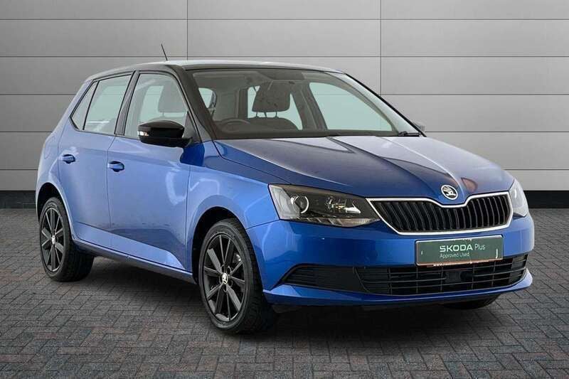Used Skoda Fabia Colour Edition 90 HP (66 kW) 2017 Blue Hatchback