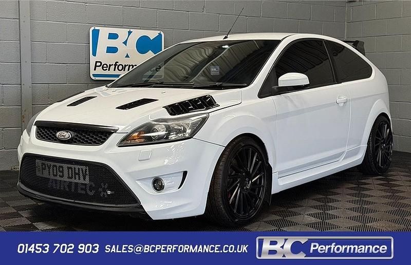Used Ford Focus ST 2009 White Hatchback