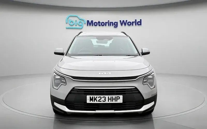 Gebraucht Kia Niro 141 PS (103 kW) 2023 Grau SUV