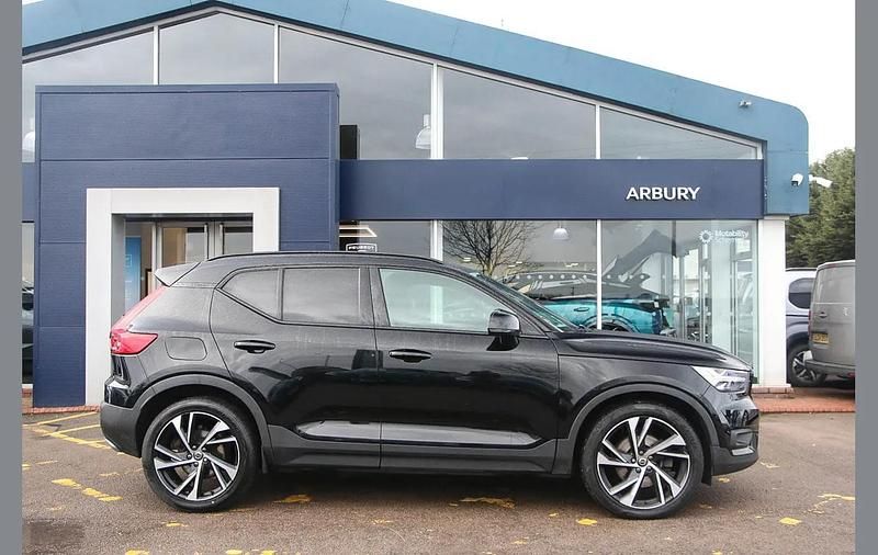 Used Volvo XC40 R-Design Pro 187 HP (137 kW) 2018 Black SUV