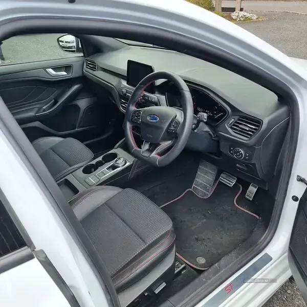 Used Ford Focus ST-Line X 150 HP (110 kW) 2020 White Hatchback