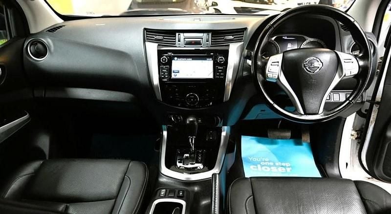 Used Nissan Navara Tekna 190 HP (139 kW) 2018 White Pickup