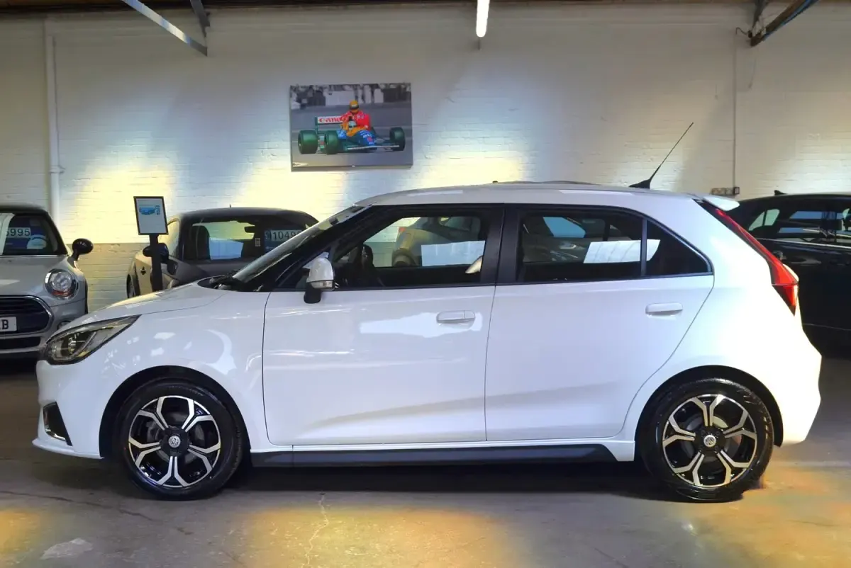 Used MG MG3 Exclusive 106 HP (77 kW) 2022 White Hatchback