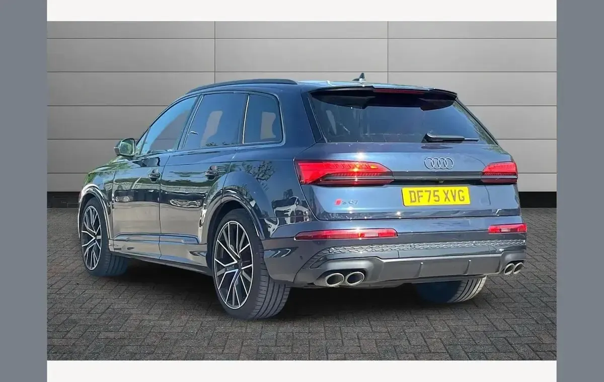 Used Audi SQ7 Design 507 HP (372 kW) 2025 Waitomo blue SUV