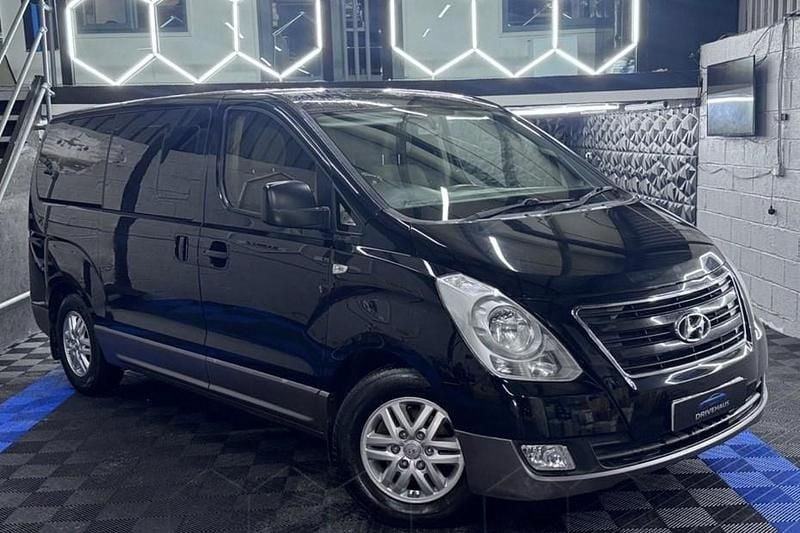 Black Used 2016 Hyundai I800 SE MPV | £10,295 (Good price) - Image 1/1