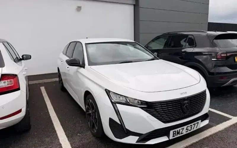 Used Peugeot 308 SW Allure Premium 131 HP (96 kW) 2023 Estate