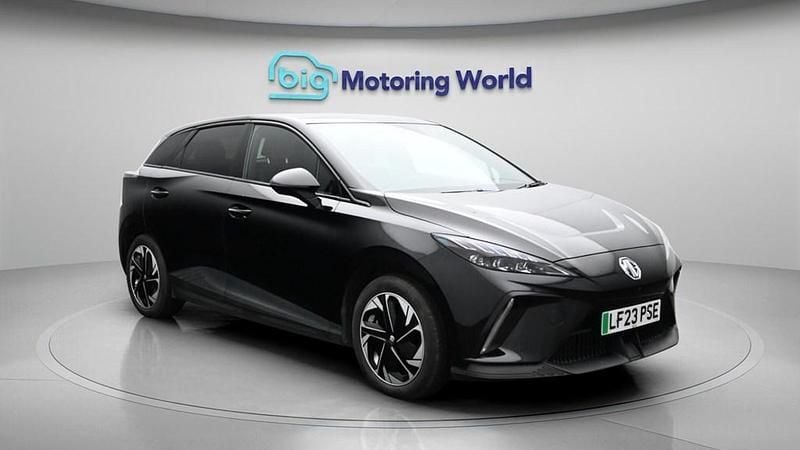 Begagnad MG MG4 EV Trophy 319 kW (435 HK) 2023 Halvkombi