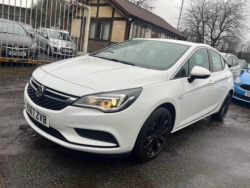 White Used 2017 Vauxhall Astra Hatchback | £4,499 (Super price) - Image 1/4
