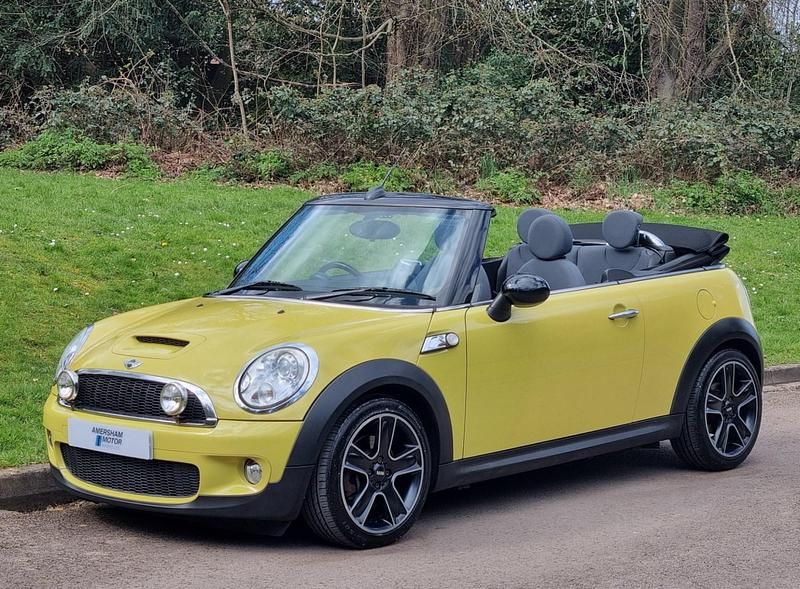 Begagnad Mini Cooper S Cabriolet 174 HK (127 kW) 2009 Gul Cab