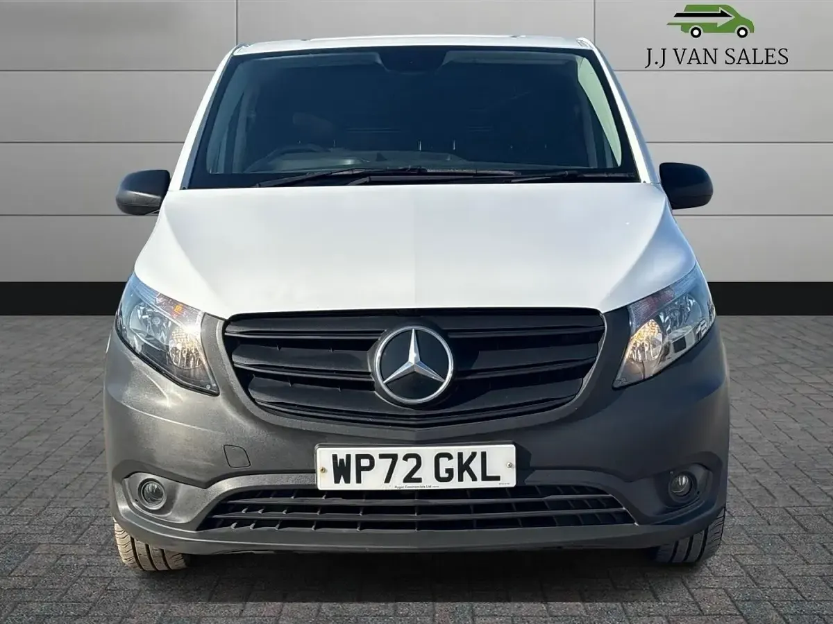 Used Mercedes Vito Progressive 140 HP (102 kW) 2023 White Van