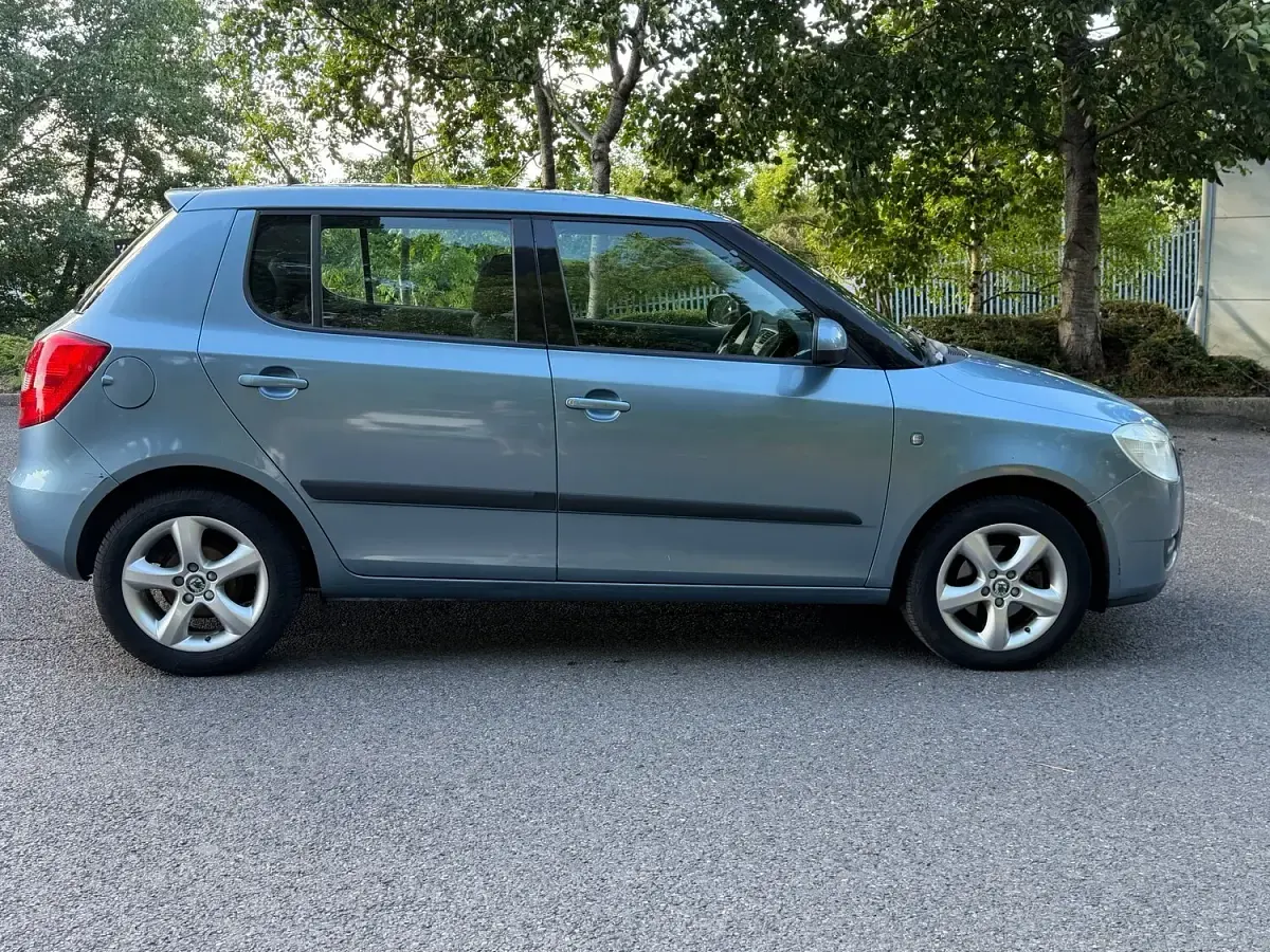Used Skoda Fabia 70 HP (51 kW) 2010 Grey Hatchback