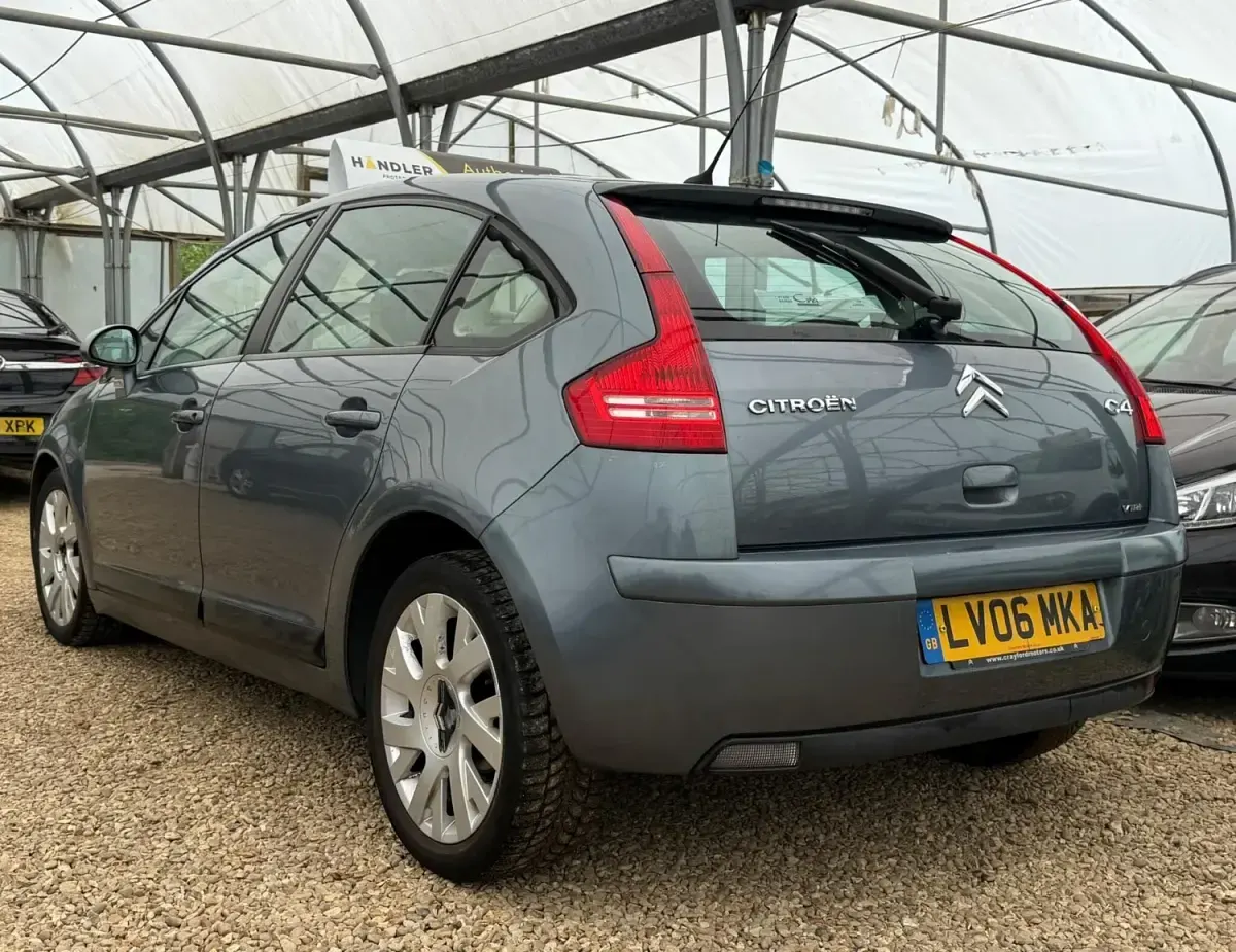 Begagnad Citroën C4 VTR Sport 2006 Grå Halvkombi
