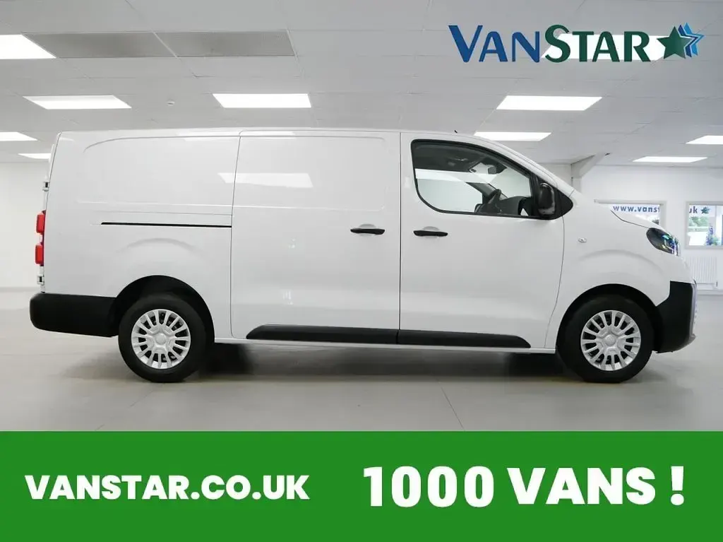 Used Toyota Proace 145 HP (106 kW) 2024 White MPV