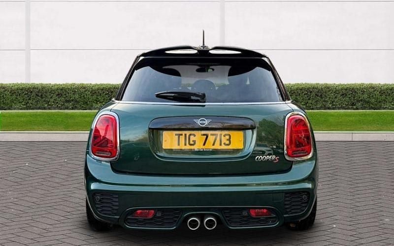 Usado Mini Cooper S Hatch 192 HP (141 kW) 2018 Verde Citadino