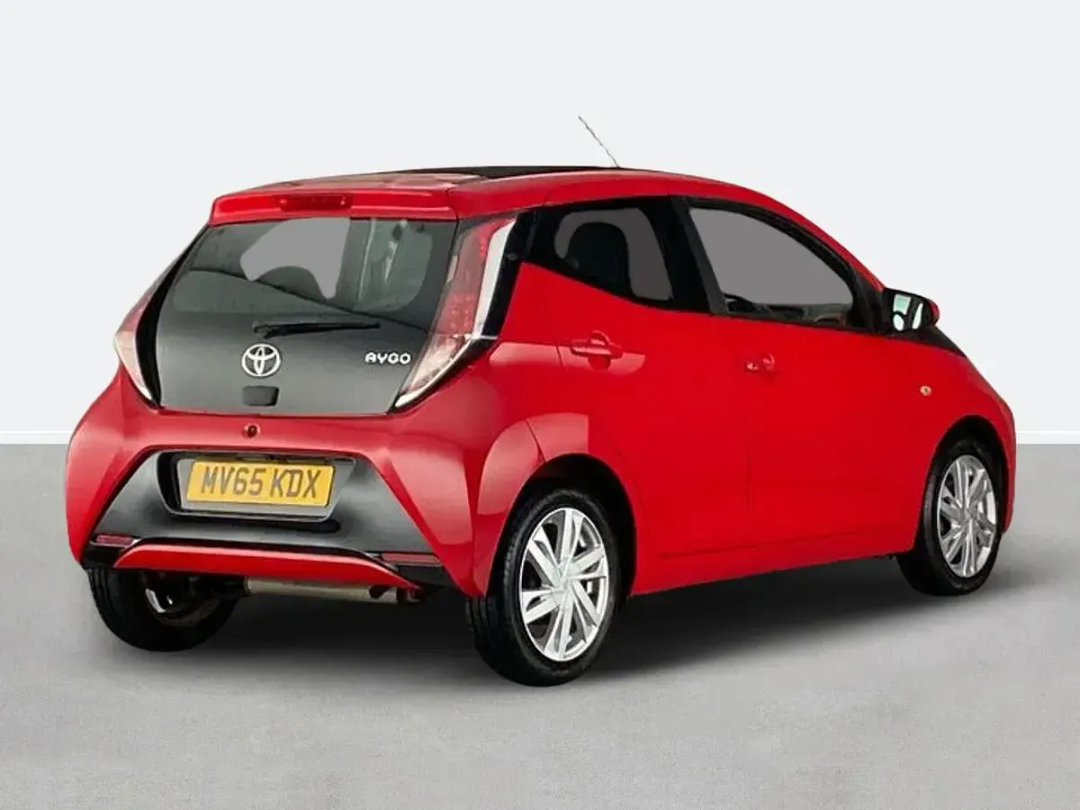 Used Toyota Aygo x-press 2015 Red Hatchback
