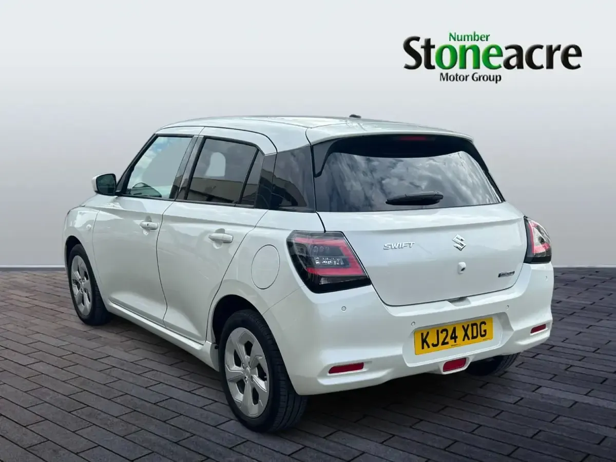 Used Suzuki Swift 82 HP (60 kW) 2024 White Hatchback