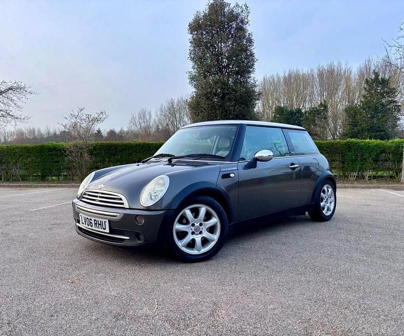 Używany Mini Cooper Hatch 2006 Szary Hatchback