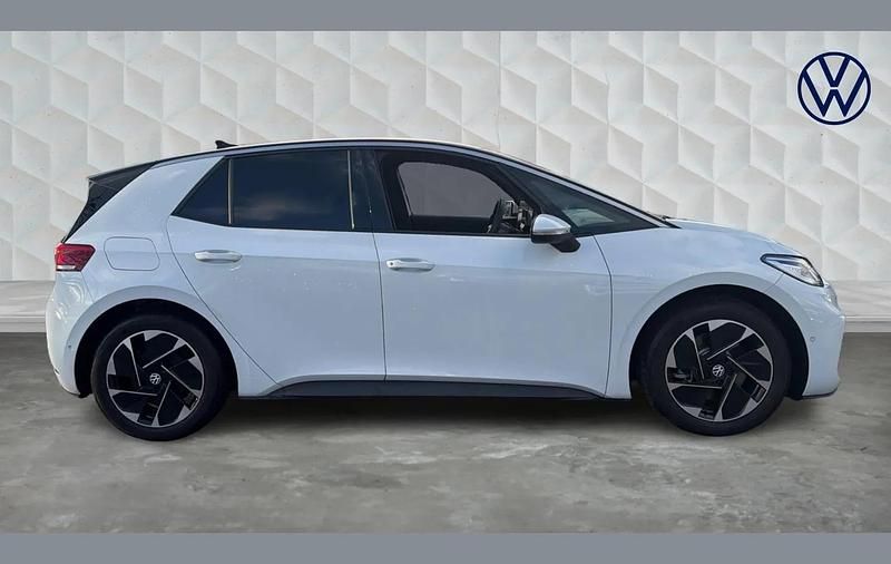 Used VW ID.3 Pro 147 kW (200 HP) 2025 White Hatchback