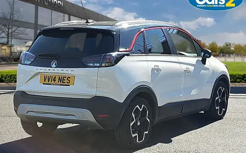 Used Vauxhall Crossland SRi 83 HP (61 kW) 2021 White SUV