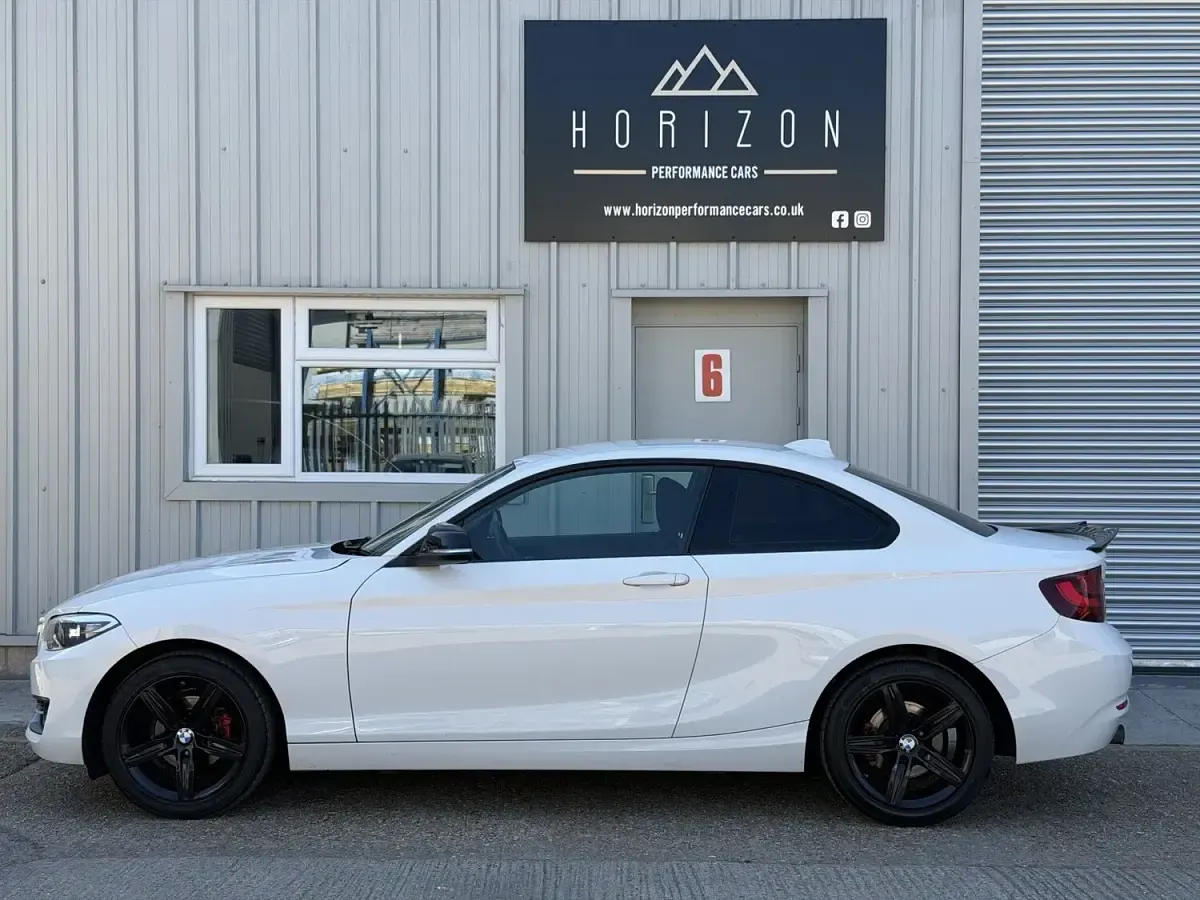 Used BMW 218 Sport Line 134 HP (98 kW) 2016 White Coupe