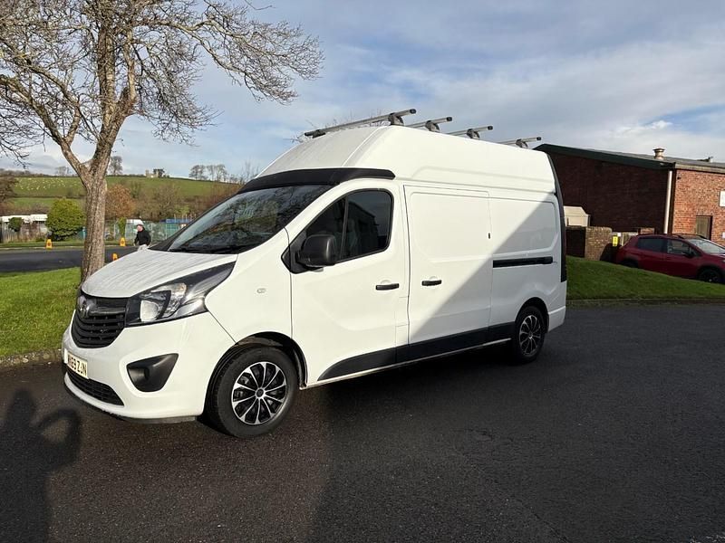 White Used 2019 Vauxhall Vivaro MPV | £13,995 (A bit pricey) - Image 1/4