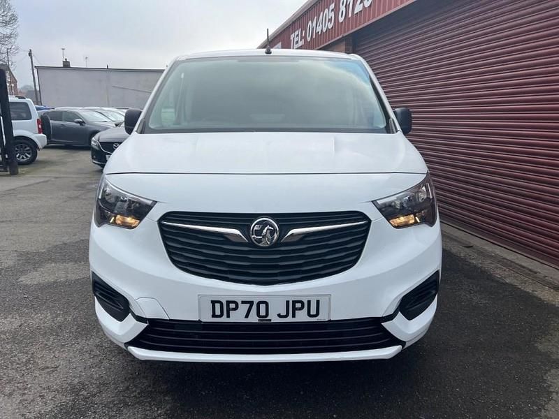 Begagnad Vauxhall Combo Sportive 100 HK (73 kW) 2020 Vit Minibuss